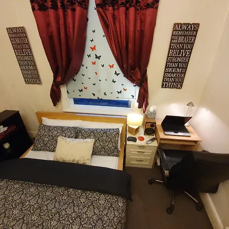 ** Lovely & Cosy Deluxe Double Bedroom + Parking** *