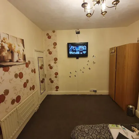 منزل للإقامة ** Lovely & Cosy Deluxe Double Bedroom + Parking** *