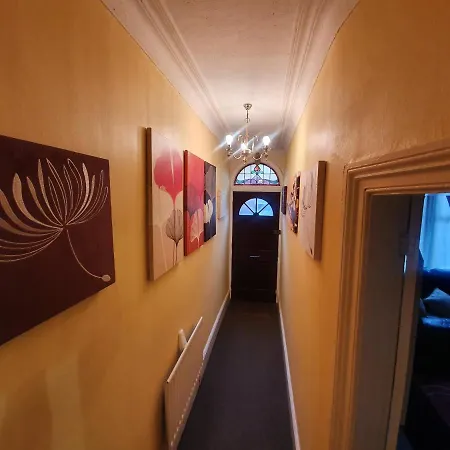 ** Lovely & Cosy Deluxe Double Bedroom + Parking** *